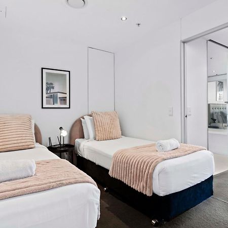 Ocean View Apartments With Balcony - Circle On Cavill - Central Location! - Self Contained & Privately Managed Gold Coast Extérieur photo