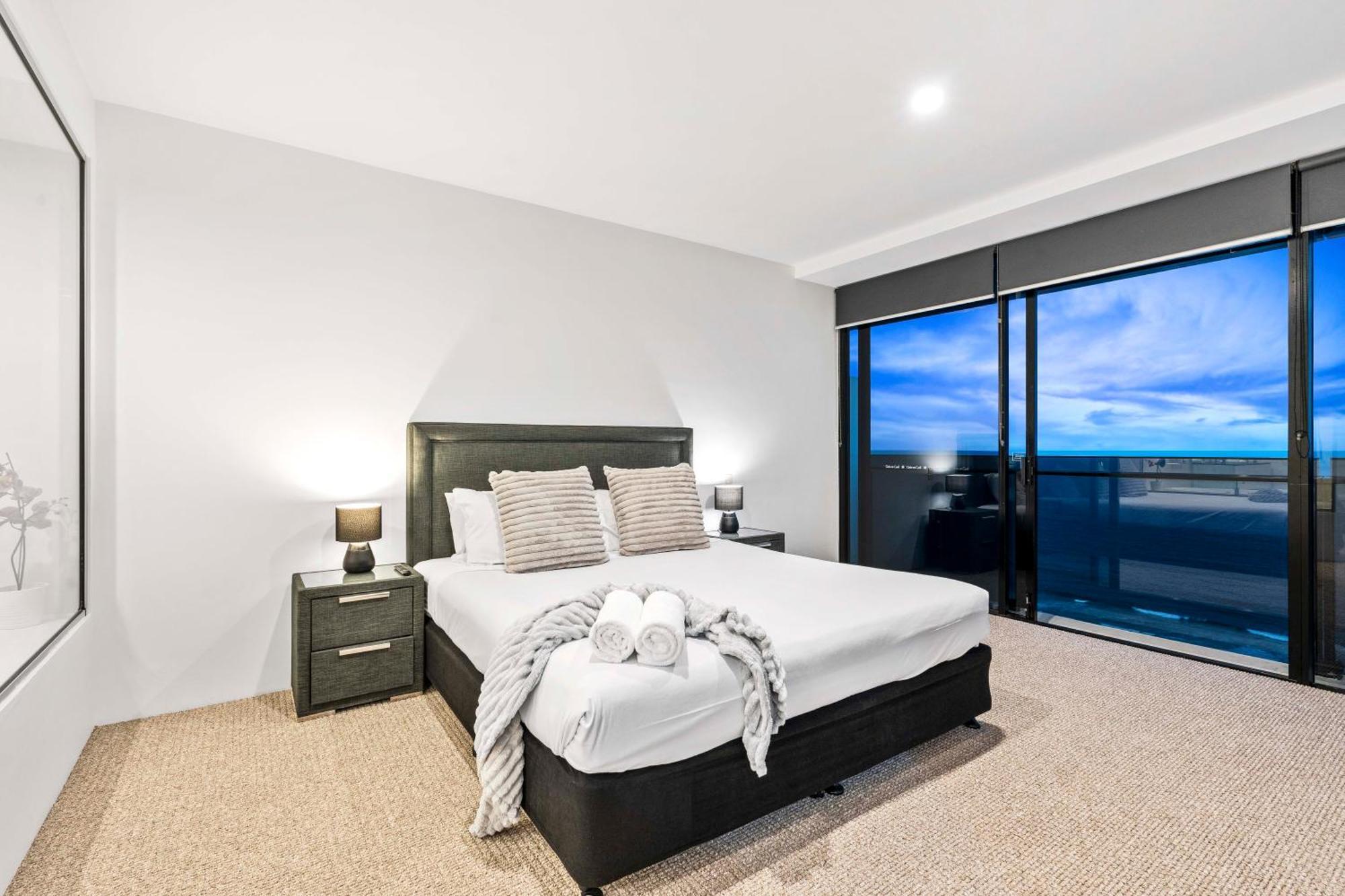Ocean View Apartments With Balcony - Circle On Cavill - Central Location! - Self Contained & Privately Managed Gold Coast Extérieur photo