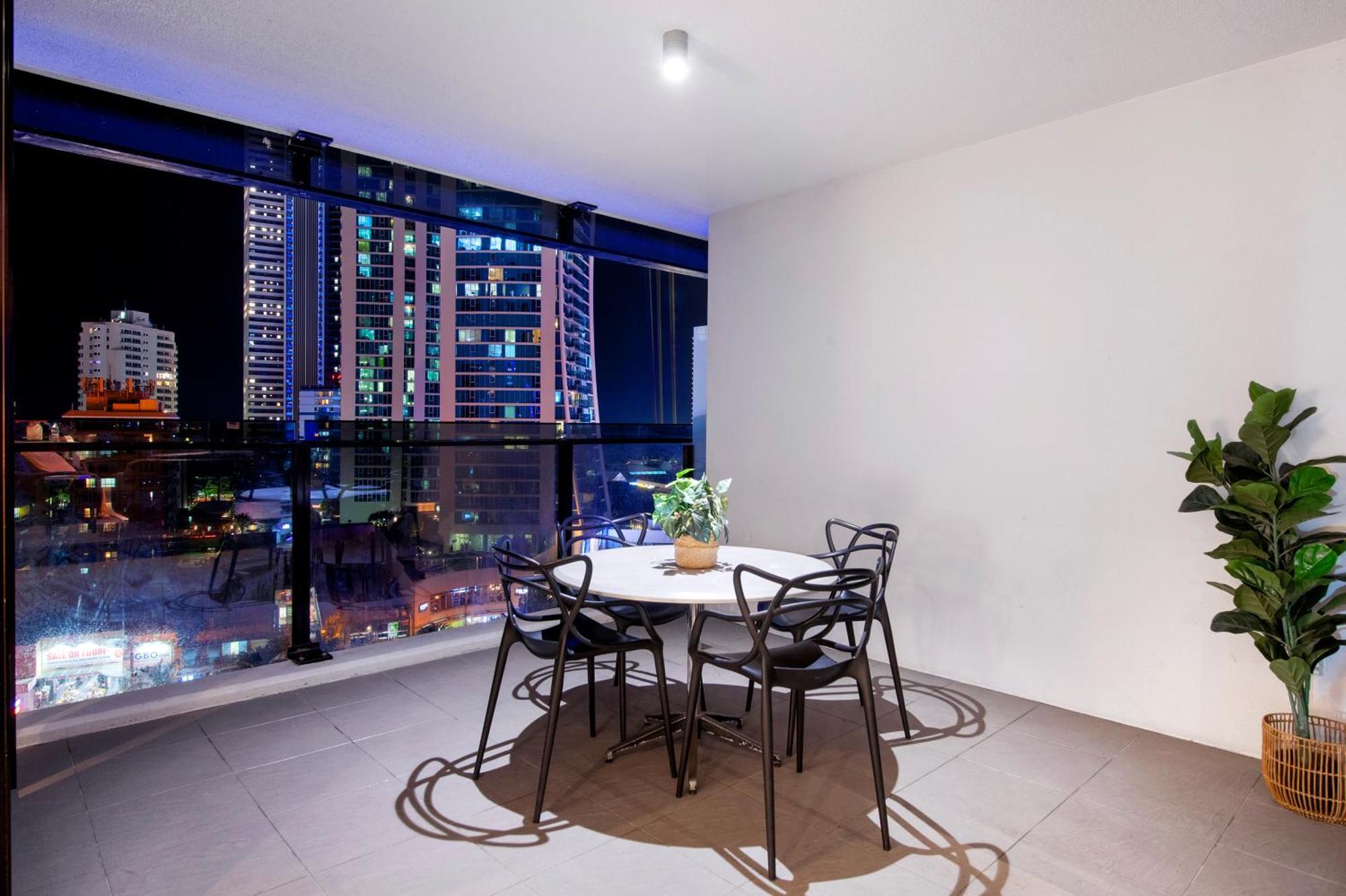 Ocean View Apartments With Balcony - Circle On Cavill - Central Location! - Self Contained & Privately Managed Gold Coast Extérieur photo