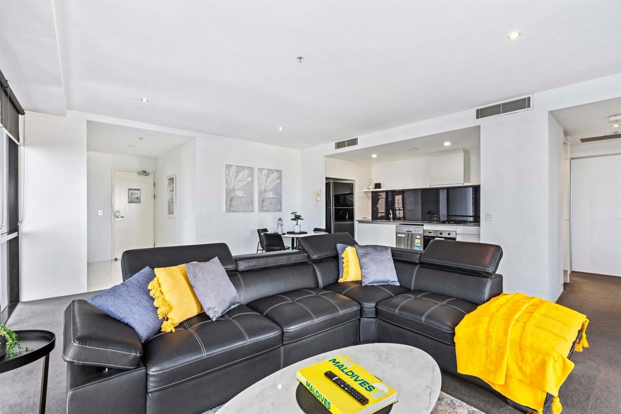 Ocean View Apartments With Balcony - Circle On Cavill - Central Location! - Self Contained & Privately Managed Gold Coast Extérieur photo