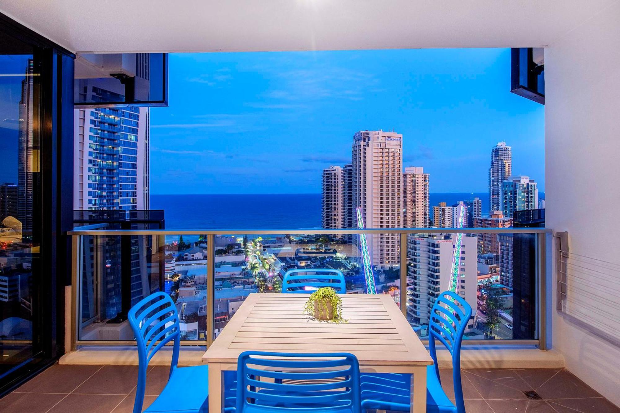 Ocean View Apartments With Balcony - Circle On Cavill - Central Location! - Self Contained & Privately Managed Gold Coast Extérieur photo