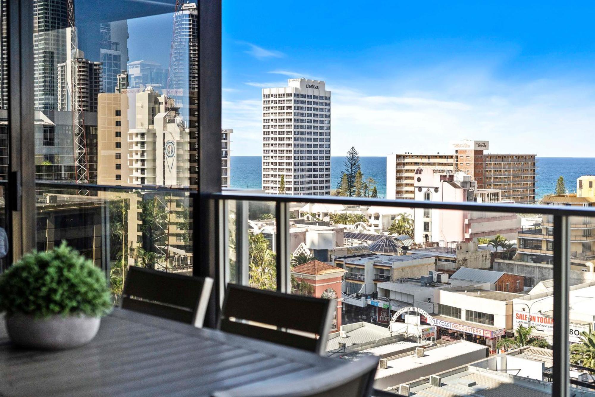 Ocean View Apartments With Balcony - Circle On Cavill - Central Location! - Self Contained & Privately Managed Gold Coast Extérieur photo
