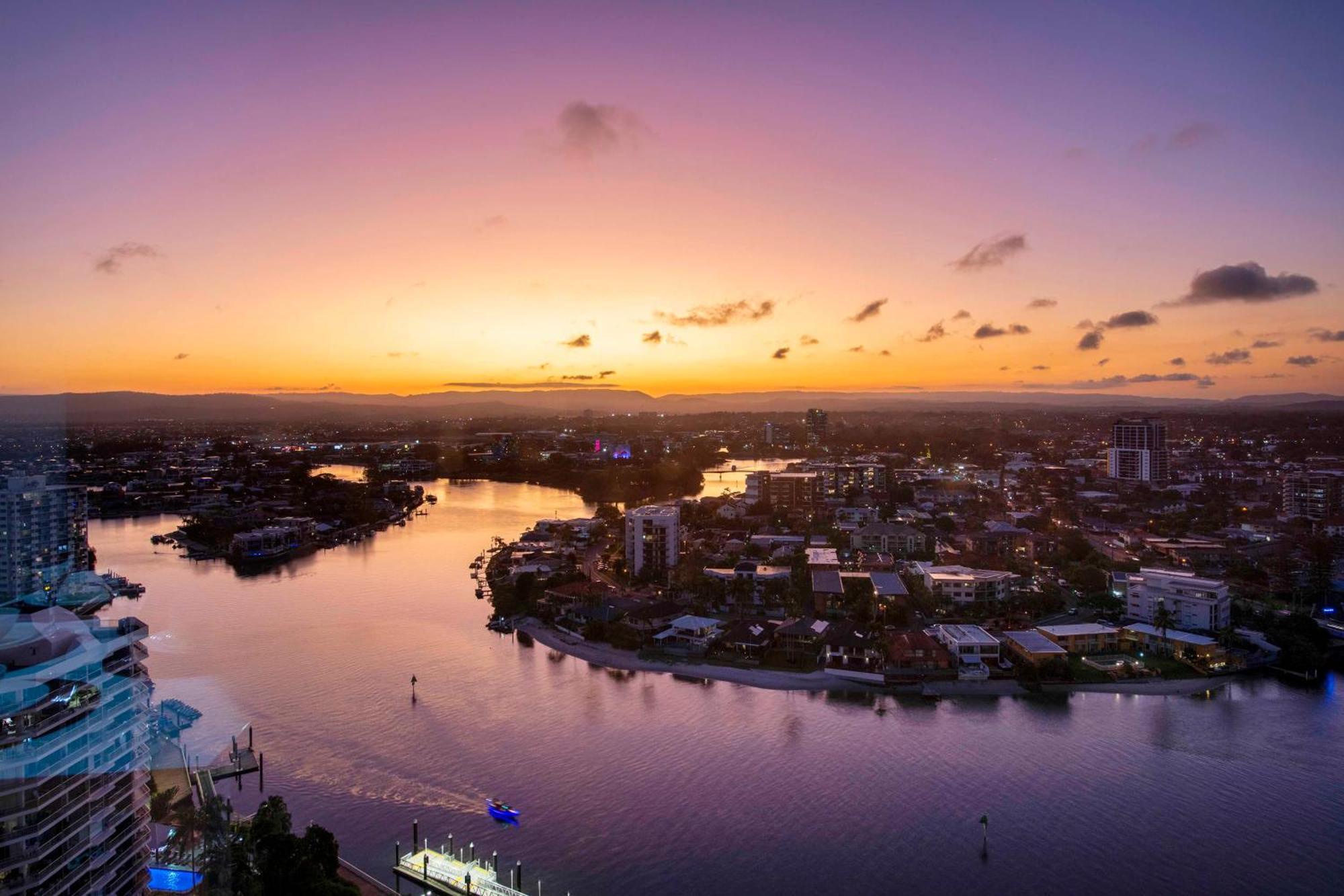 Ocean View Apartments With Balcony - Circle On Cavill - Central Location! - Self Contained & Privately Managed Gold Coast Extérieur photo