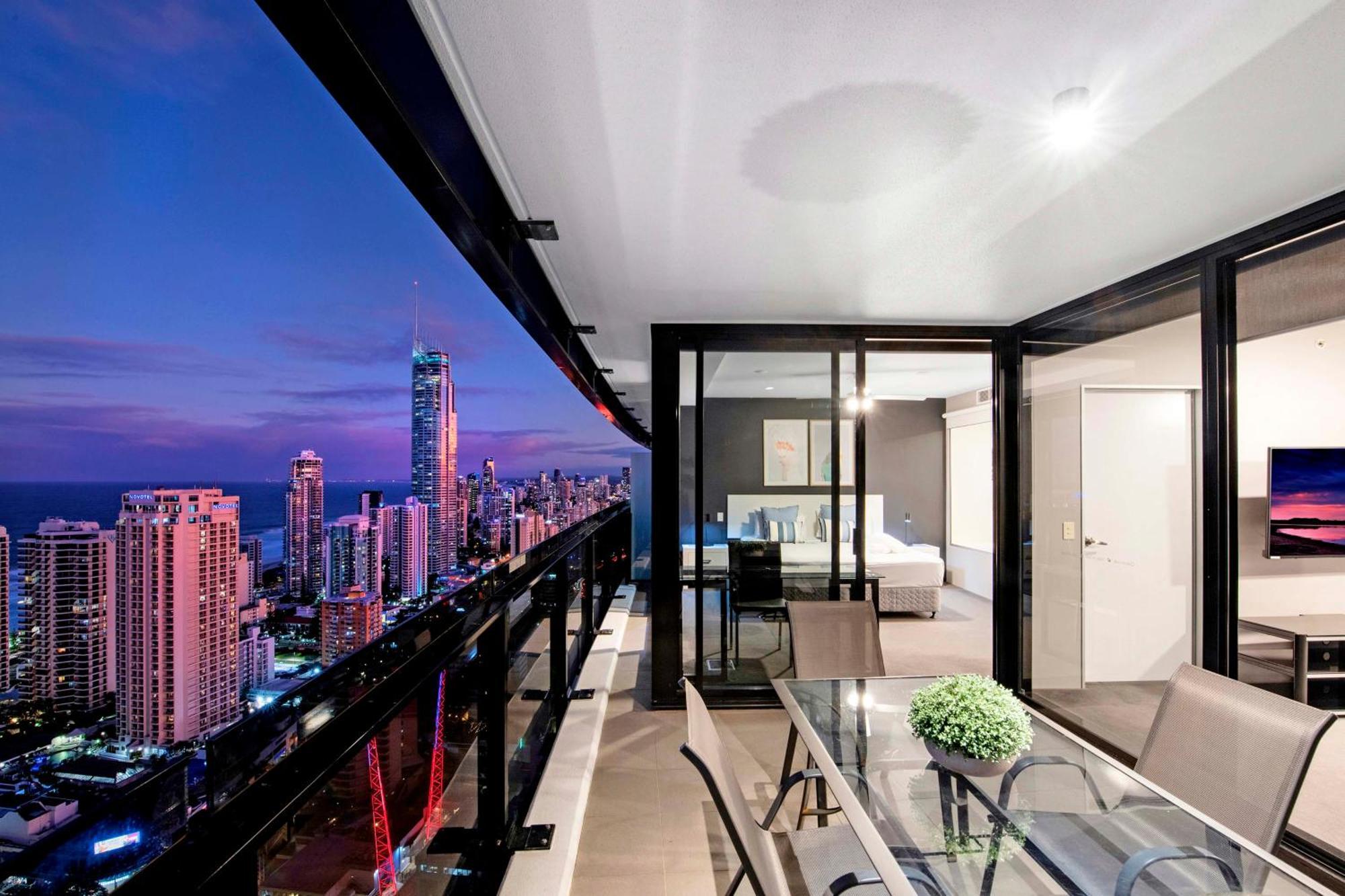 Ocean View Apartments With Balcony - Circle On Cavill - Central Location! - Self Contained & Privately Managed Gold Coast Extérieur photo
