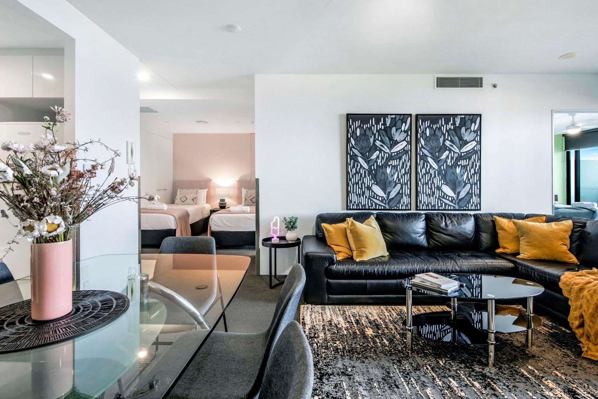 Ocean View Apartments With Balcony - Circle On Cavill - Central Location! - Self Contained & Privately Managed Gold Coast Extérieur photo