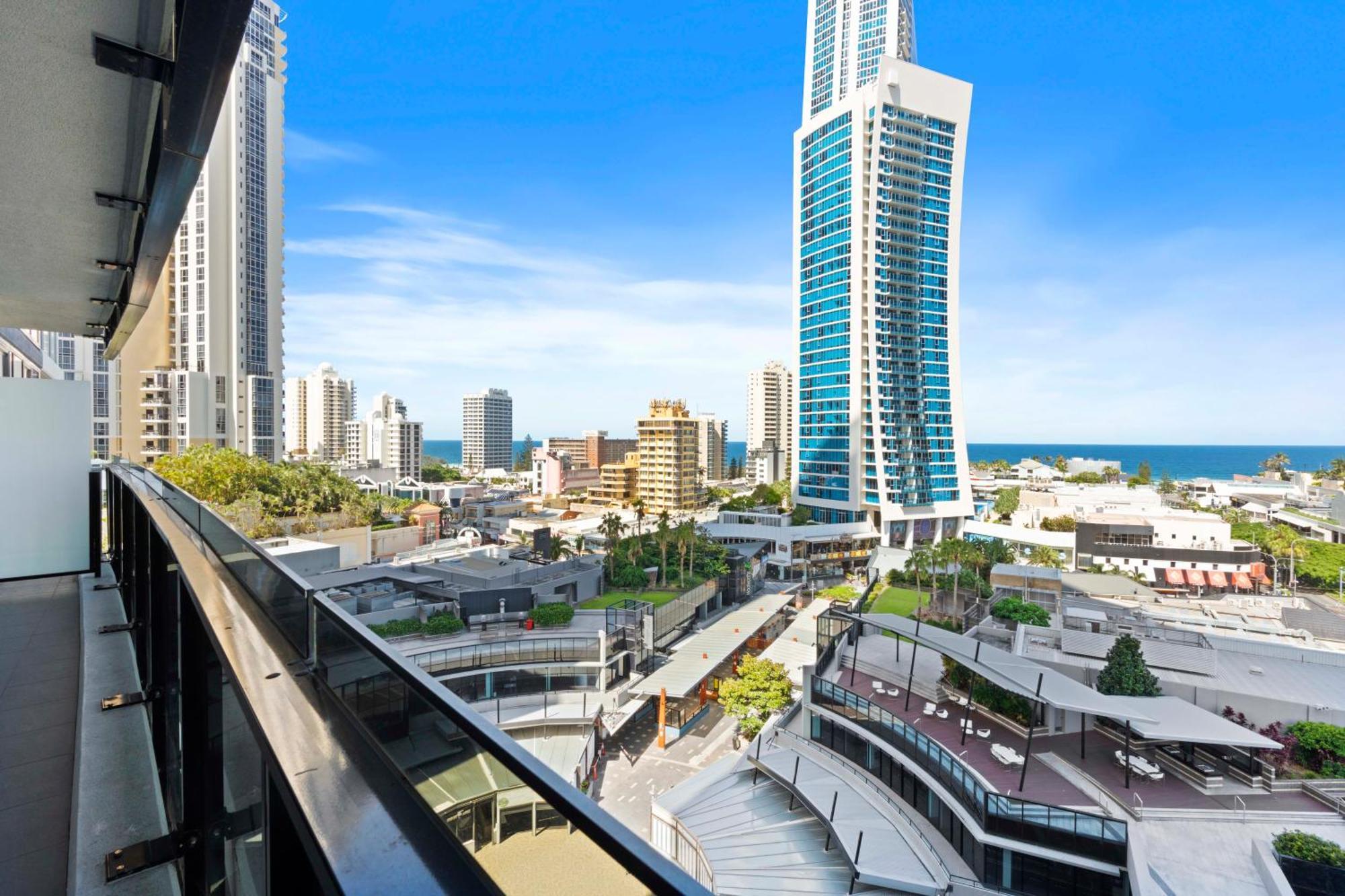 Ocean View Apartments With Balcony - Circle On Cavill - Central Location! - Self Contained & Privately Managed Gold Coast Extérieur photo